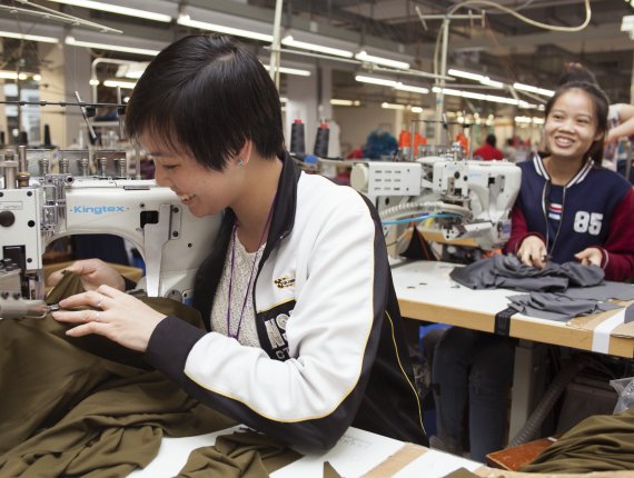Fair Wear Foundation wants to improve the working conditions in the apparel industry.